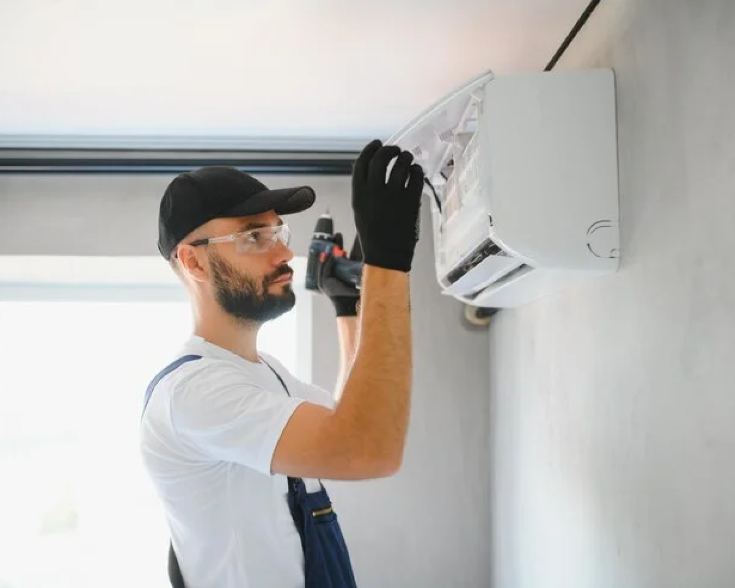 repairman-fix-air-conditioning-s